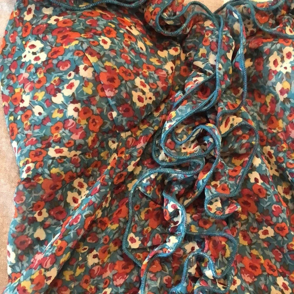 Floral padded halter ruffle top size medium - Picture 8 of 17